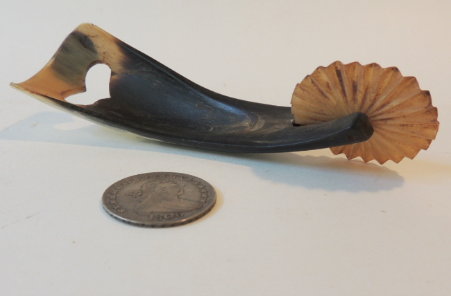 American Cow Horn Pie Crimper