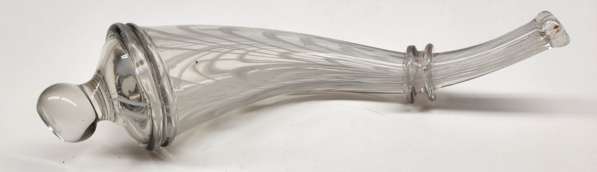 Superb SJ Glass Powder Horn