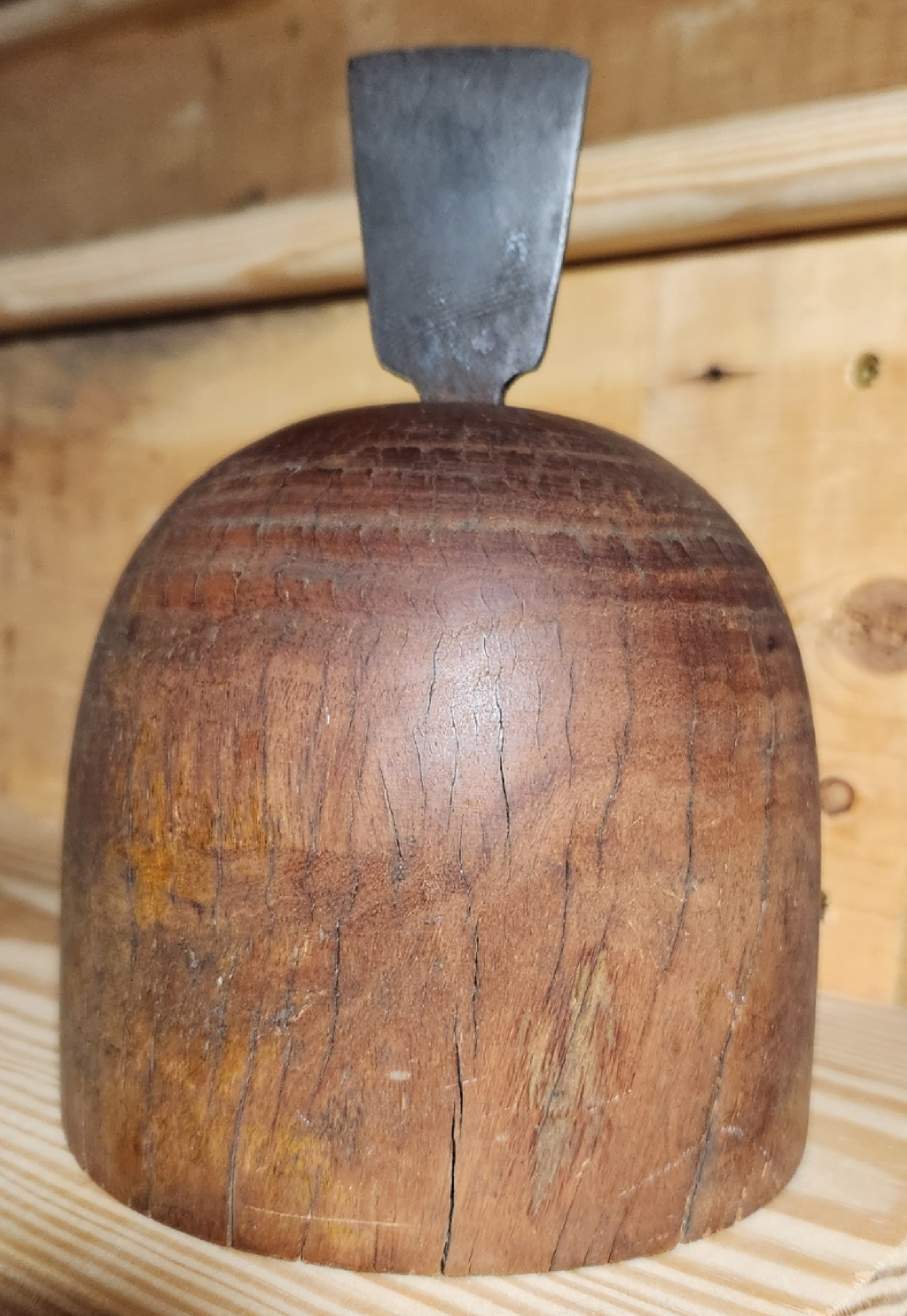 SJ Antique Oyster Anvil 