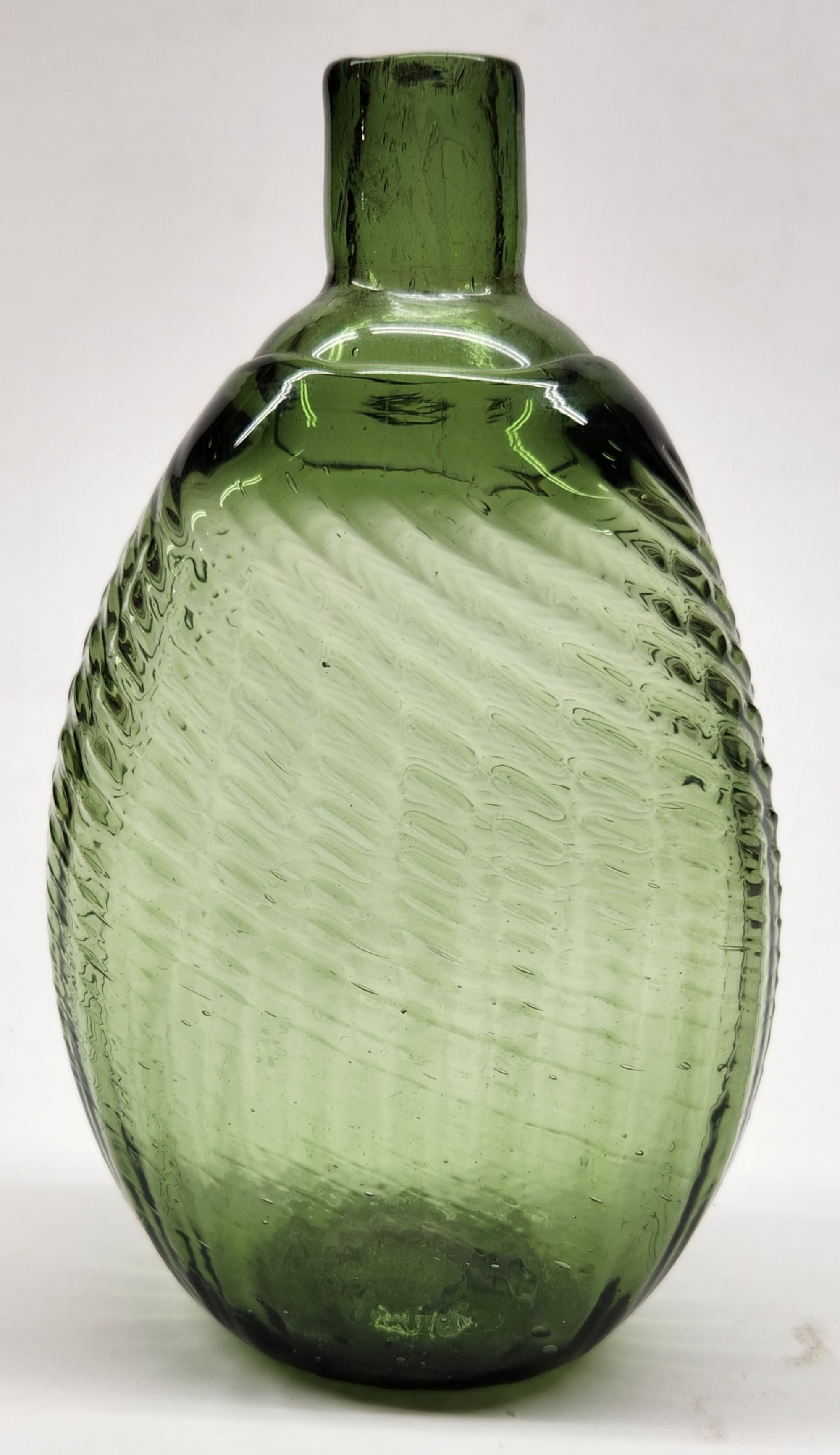Mid-Atlantic 24 Rib Pitkin Bottle